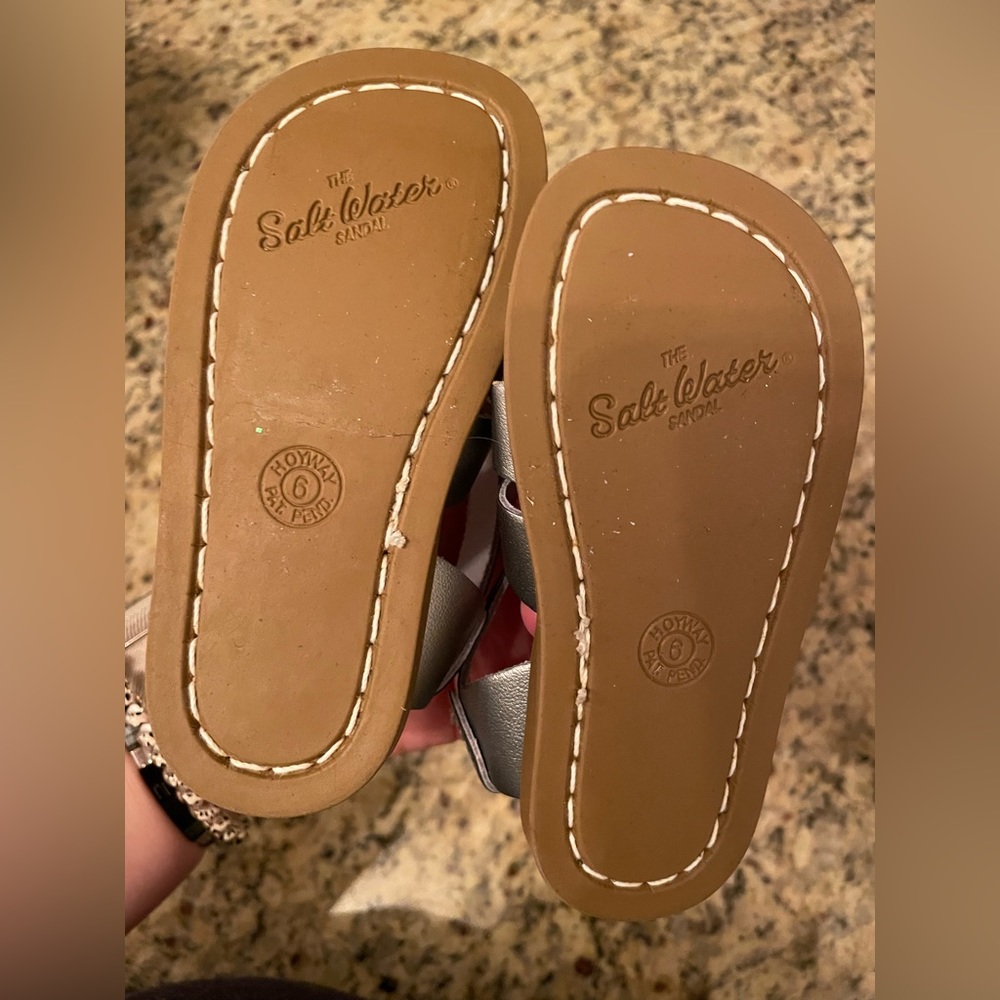 Silver grey salt water sandal nwot size 6 - Picture 2 of 3